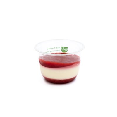 Dessert JOGURTINIS with strawberries