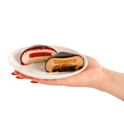 Assorted pastries with apples and red berries, 2×80 g